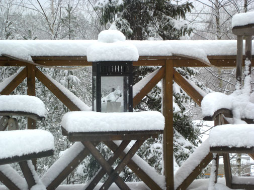 Snö på altanen